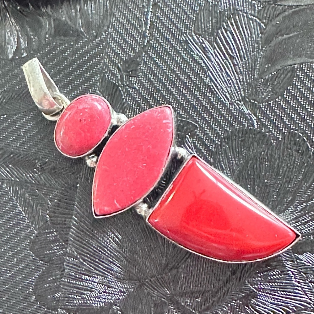 Artisan Handcrafted RED CORAL Three-Stone Silver Pendant 4330 - Picture 6 of 15